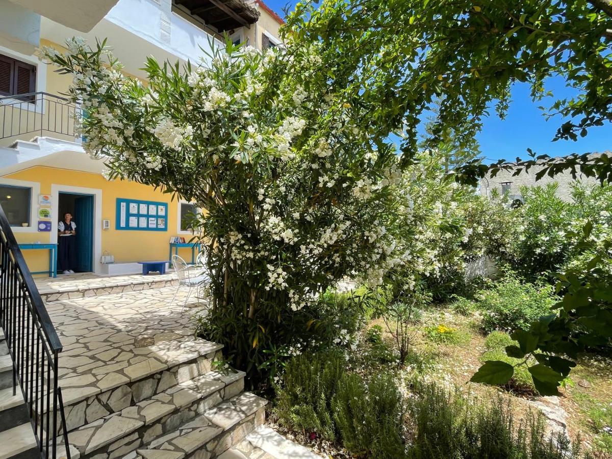 Sunflower Apartments & Studios Kassiopi Dış mekan fotoğraf