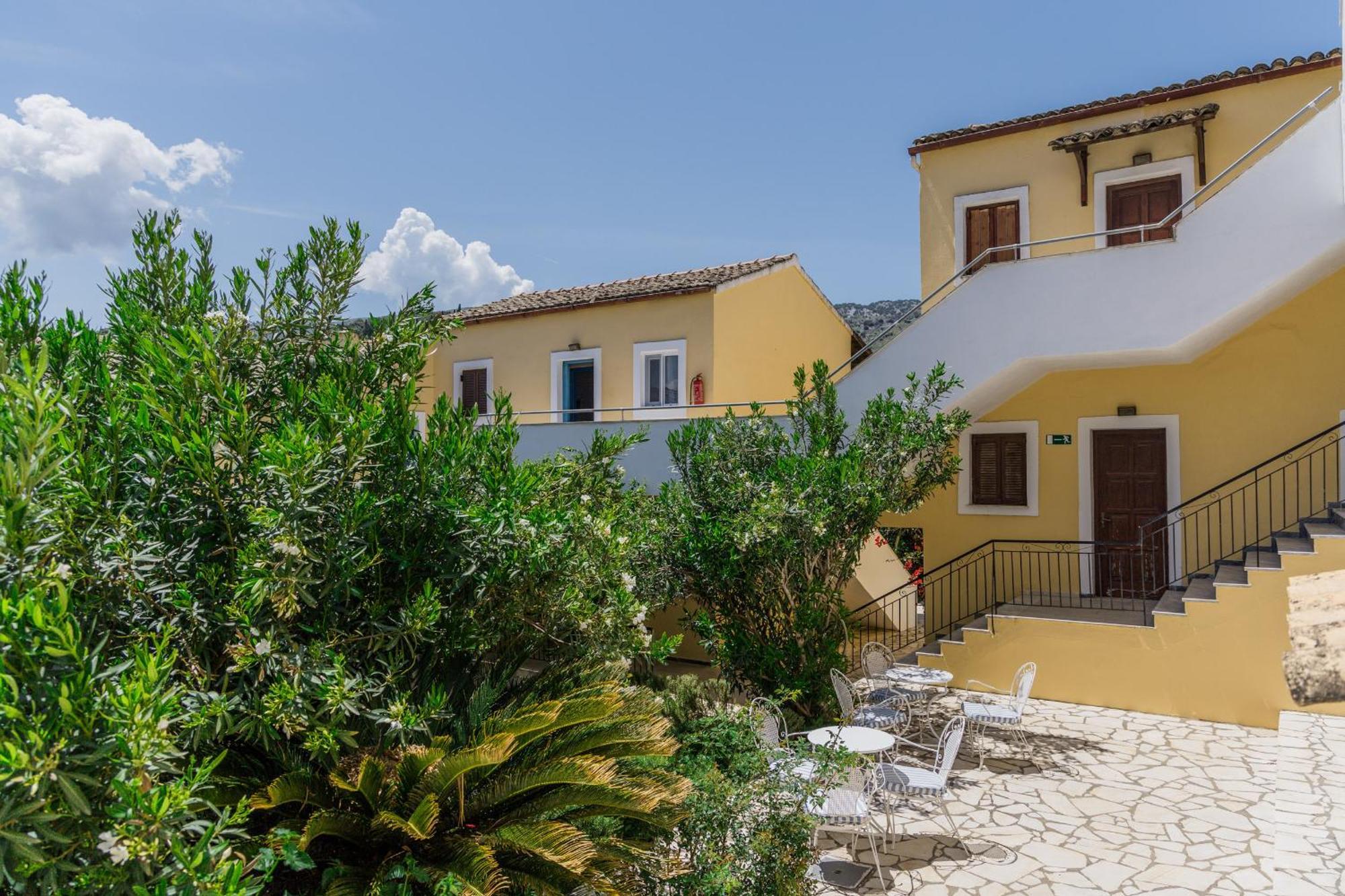 Sunflower Apartments & Studios Kassiopi Dış mekan fotoğraf